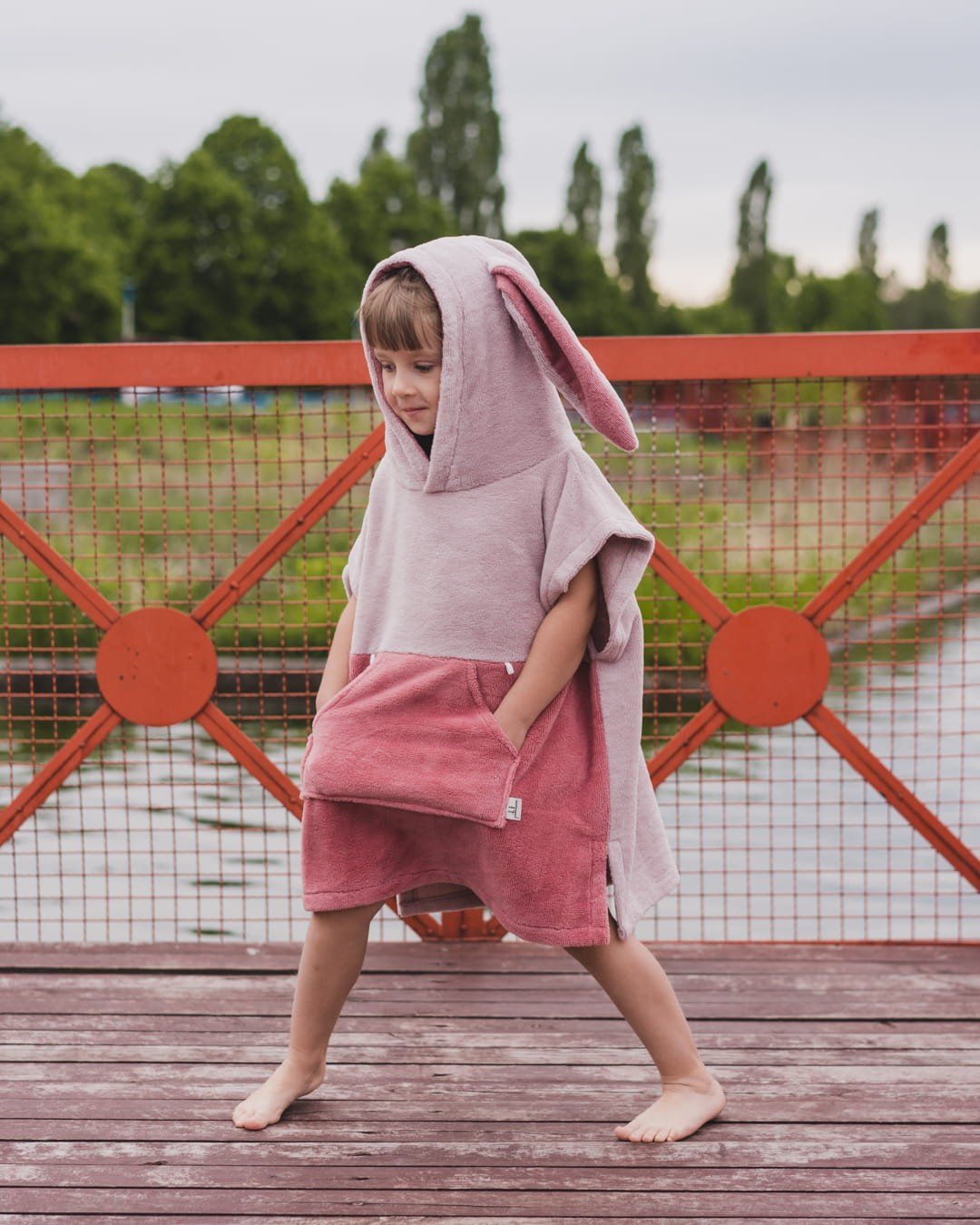 „Surfbunny“ vaikiškas maudymosi pončas rausvos spalvos